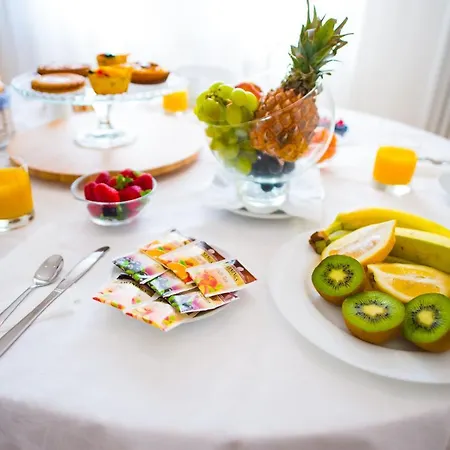 Rosa Oda ve Kahvaltı 3*