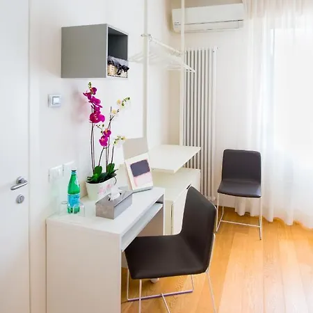 Rosa Oda ve Kahvaltı Padova