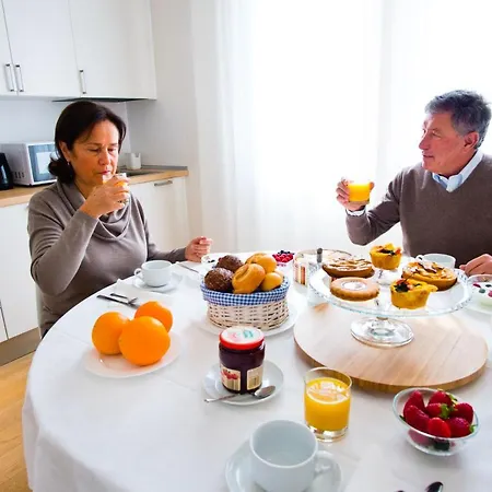 Rosa Oda ve Kahvaltı