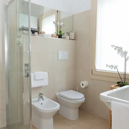 Rosa Oda ve Kahvaltı